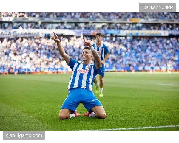 西甲迎来重磅变革：多名球员转会与新帅上任引发广泛关注