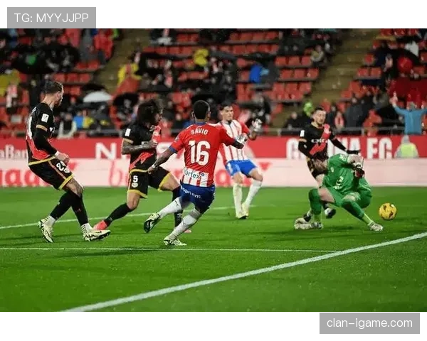 西甲球队防守反击战术成效显著，彰显战术灵活性与团队默契