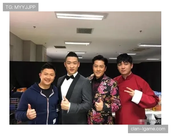 陈一冰差别也太大了，场上邻家小哥哥，下了场直接变成谁家的银行VIP