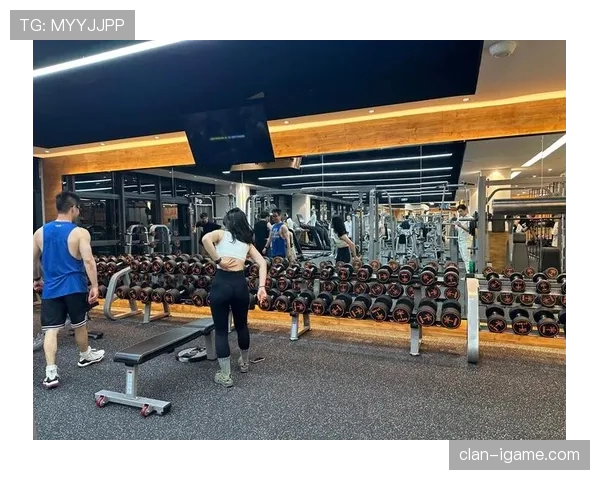 蒋林静这训练强度，凌晨四点健身房打卡是认真的？