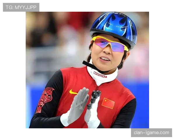 王濛又在训练馆啃鸡腿了，这自律和放纵的切换也太真实了吧